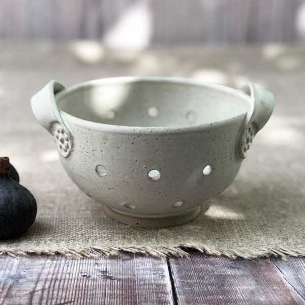 Ceramic colander berry bowl